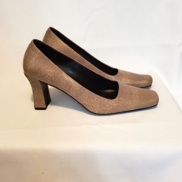 Via Spiga Beatrice Tun Snakeskin Pumps Work Heels Italy Sz 8.5M - Picture 4 of 7